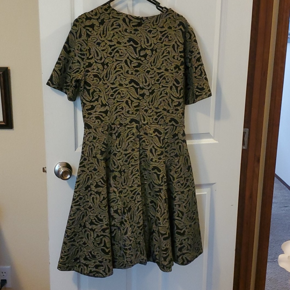 Dress - Picture 3 of 3